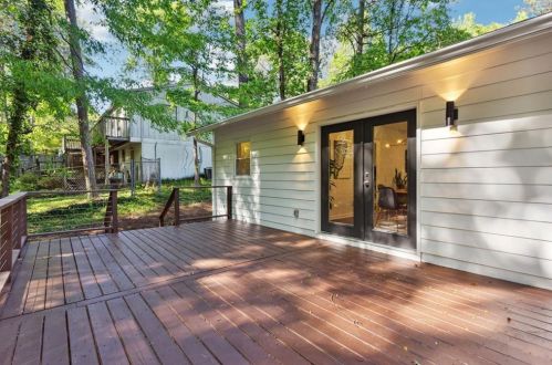 3912 Live Oak Dr, Atlanta GA  30340-2512 exterior