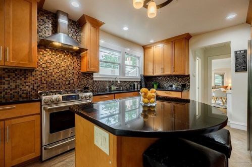 1200 Cameron Ct, Atlanta GA  30306-2622 exterior