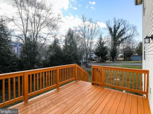 8 Whiting Ave, Boyce, VA 22620-9640