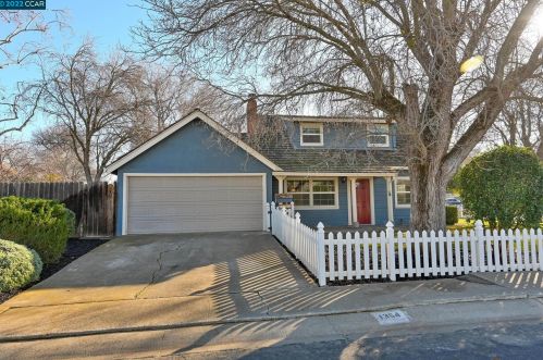 1364 Cobblestone Ct, Concord, CA 94521-2727