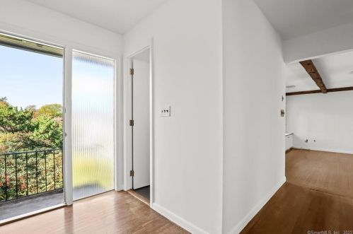 10 Logan Pl, Norwalk CT  06853-1403 exterior