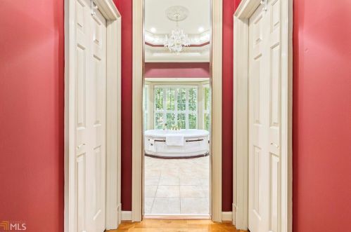 250 Cameron Ridge Dr, Atlanta GA  30328-4709 exterior