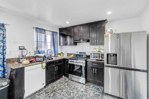 251 Berkeley Ct, Colton, CA 92324-3761
