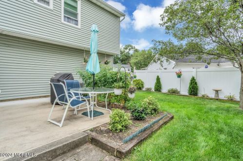 20 Pne Needle St, Wall Township NJ  07731-2647 exterior