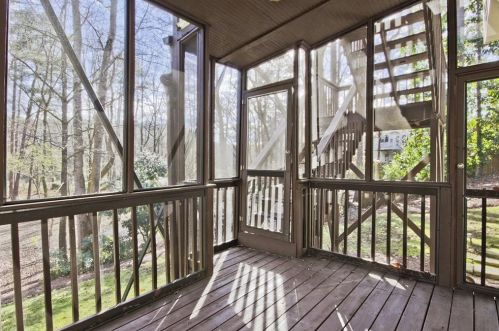 1898 Connemara Dr, Atlanta GA  30341-1565 exterior