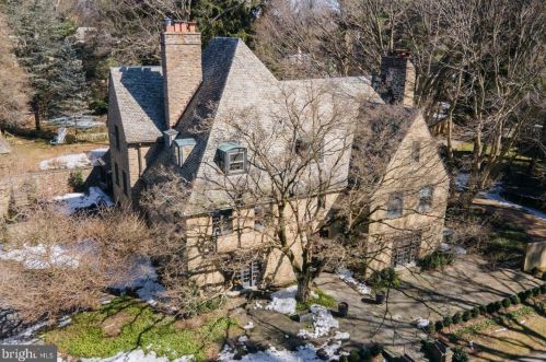 7305 Emlen St, Philadelphia, PA 19119-2812