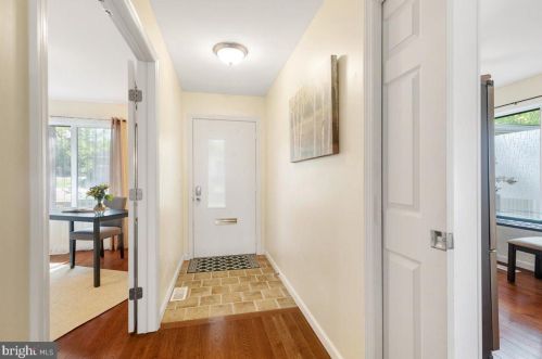 45 Cameron Ct, Princeton, NJ 08540-3923