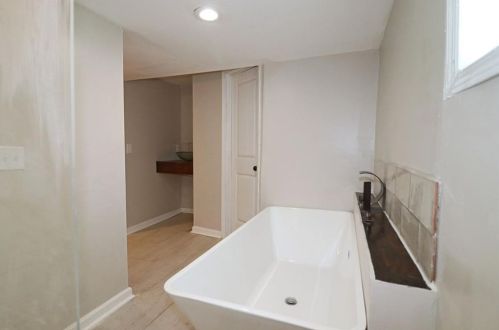 1373 Benteen Way, Atlanta GA  30315-3103 exterior