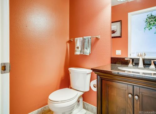 10233 Peakview Ave, Englewood CO 80111-6107 exterior