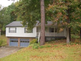 1095 Brenton Dr, Kennesaw, GA 30144-2745