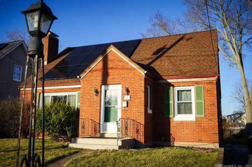 56 Phedon Pkwy, Middletown, CT 06457-2423