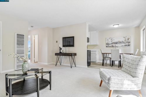1060 Oak Grove Rd, Concord CA  94518-3129 exterior