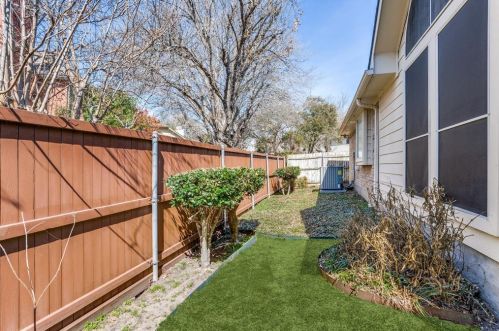 3820 Waterford Dr, Addison TX 75001-7954 exterior