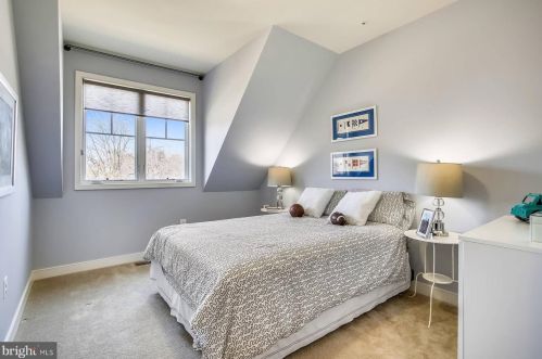 642 Ellsworth Dr, Silver Spring MD 20910-4301 exterior