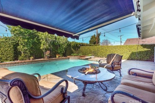 11581 Baskerville Rd, Los Alamitos, CA 90720-4005