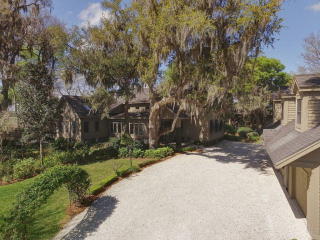 153 Laurel Grove Rd, Brunswick, GA 31523-7025