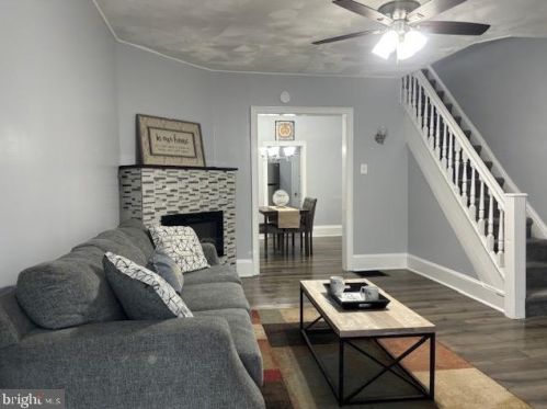 48 61 St, Philadelphia PA 19143-1013 exterior