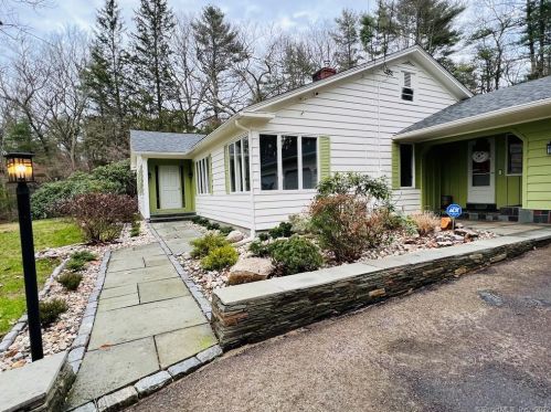 16 Mashentuck Rd, Killingly CT  06239-2221 exterior
