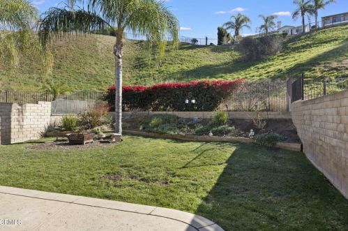 3072 Lamplighter St, Simi Valley CA  93065-5287 exterior