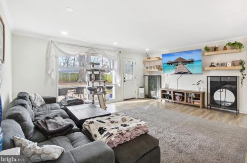 7204 Halifax Pl, Springfield VA  22150-3718 exterior