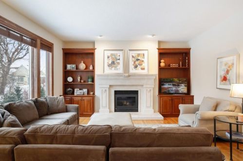 1704 Brant Cir, Saint Paul MN  55122-2290 exterior