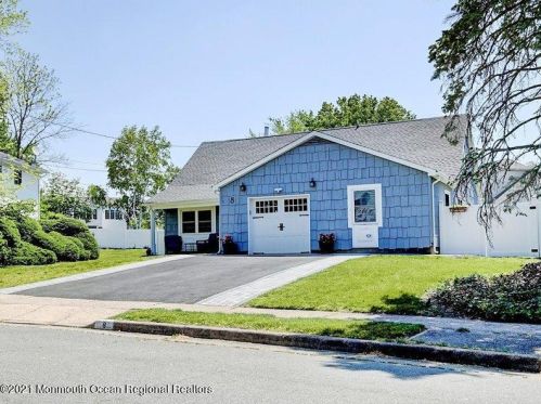 8 Limerick Pl, Hazlet, NJ 07730-1120