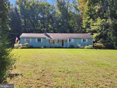 28372 School House Rd, Columbus, NJ 08022-1829
