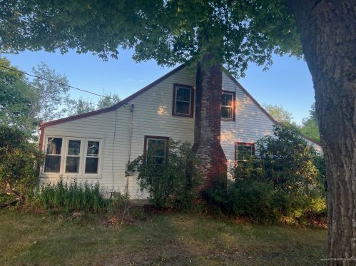 37 Main St, Vinalhaven, ME 04863-3840