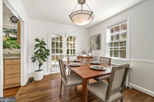 8009 Glenside Dr, Silver Spring MD 20912-7327 exterior