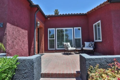 2019 Chilton Dr, Glendale CA  91201-1169 exterior