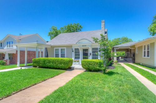 2208 Hillcrest St, Fort Worth TX  76107-4300 exterior