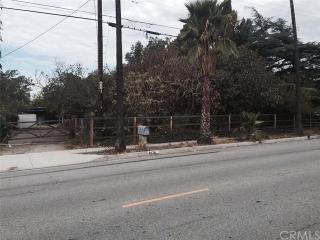 8174 Oleander Ave, Fontana CA  92335-7810 exterior
