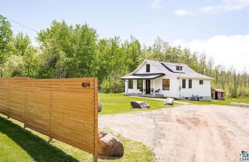4074 Tischer Rd, Duluth, MN 55803-2717