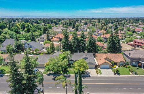 2181 Daubenberger Rd, Turlock CA 95380-9114 exterior