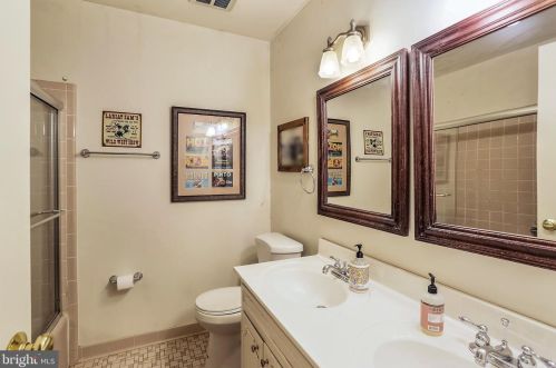 9527 Clement Rd, Silver Spring MD 20910-1643 exterior