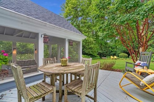 945 Eulalia Rd, Atlanta GA  30319-1306 exterior
