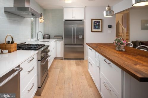 17 Leavitt Ln, Princeton NJ  08540-3921 exterior
