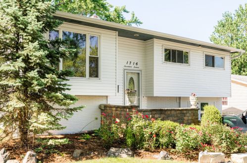 1716 Green Meadows Blvd, Streamwood, IL 60107-1831