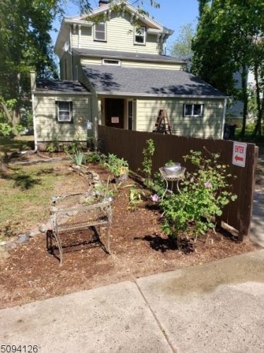 30 Mine St, Flemington, NJ 08822-1516