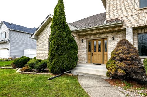 2 Andover Dr, Wheeling, IL 60070-1170