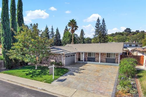 706 Linwood St, Vacaville, CA 95688-3525