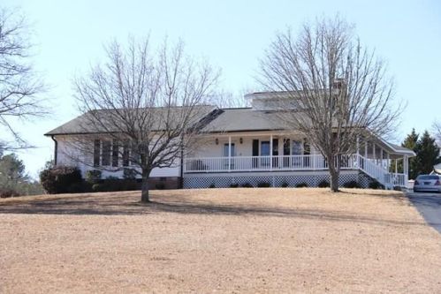 419 Stonewood Dr, Greenwood, SC 29649-9709