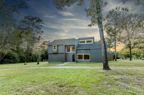 101 Trailwood Dr, Huntsville, TX 77340-8906