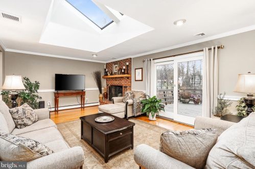 10 Frst Ln, Trenton NJ 08628-1603 exterior