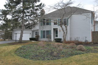 855 Downing Sq, Half Day, IL 60069-3402