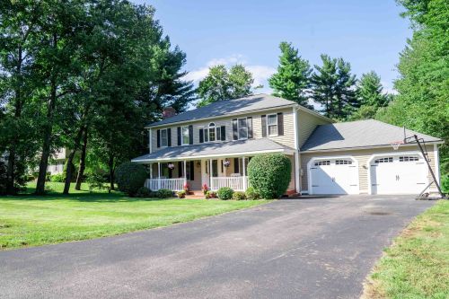 5 Moulton Dr, Londonderry, NH 03053-4061