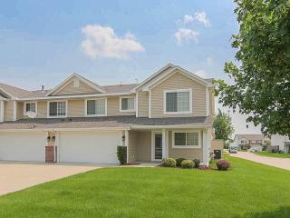807 Willowbrook Dr, Waukee, IA 50263-8403