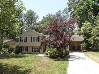 5009 Tremont Dr, Raleigh, NC 27609-5460