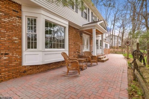 28 Mabro Dr, Parsippany, NJ 07834-9618