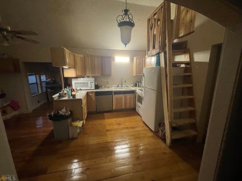 45 Acorn Trl, Cleveland, GA 30528-3000
